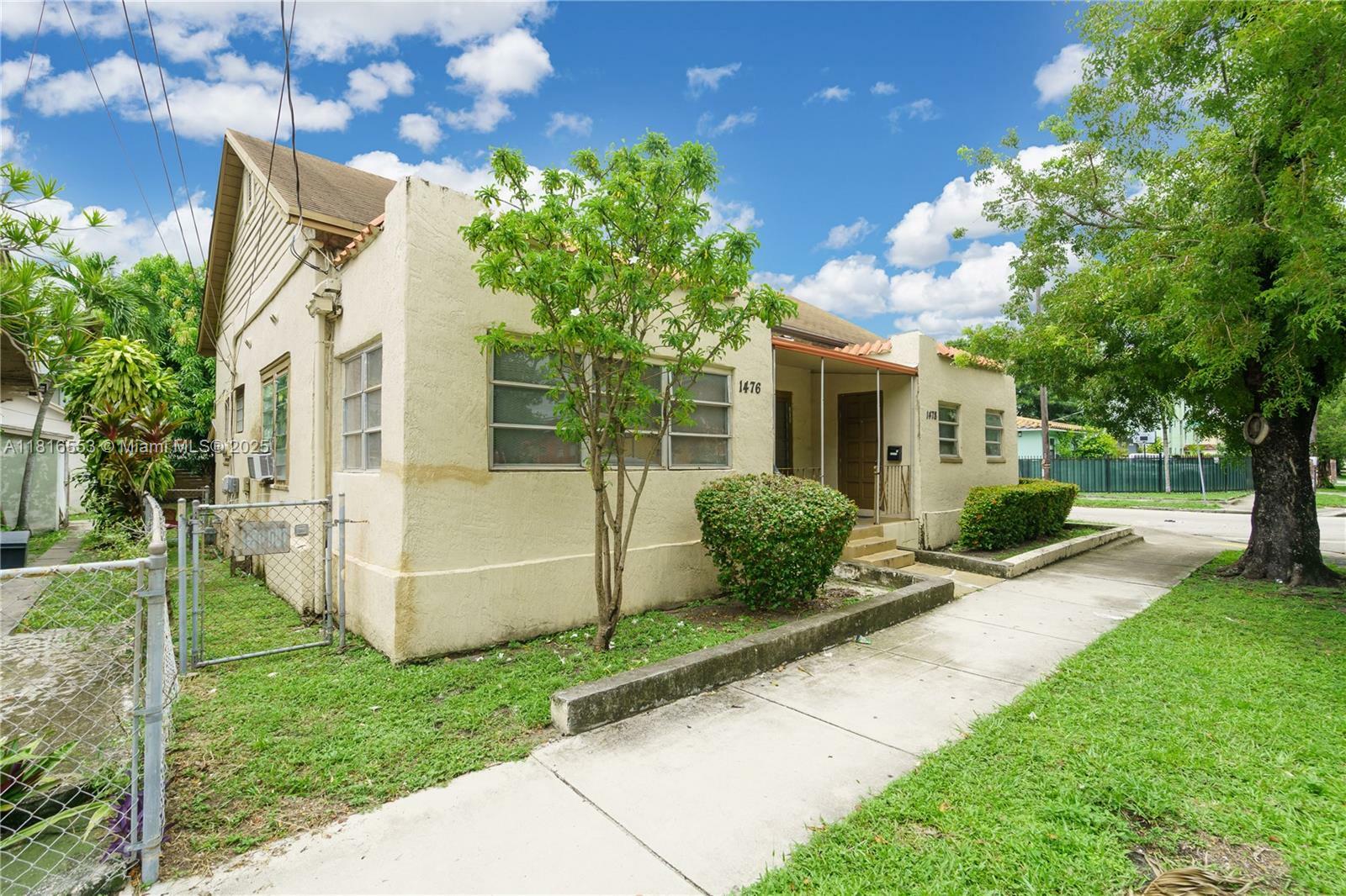 Property Photo: 1478 SW 2nd St FL 33135