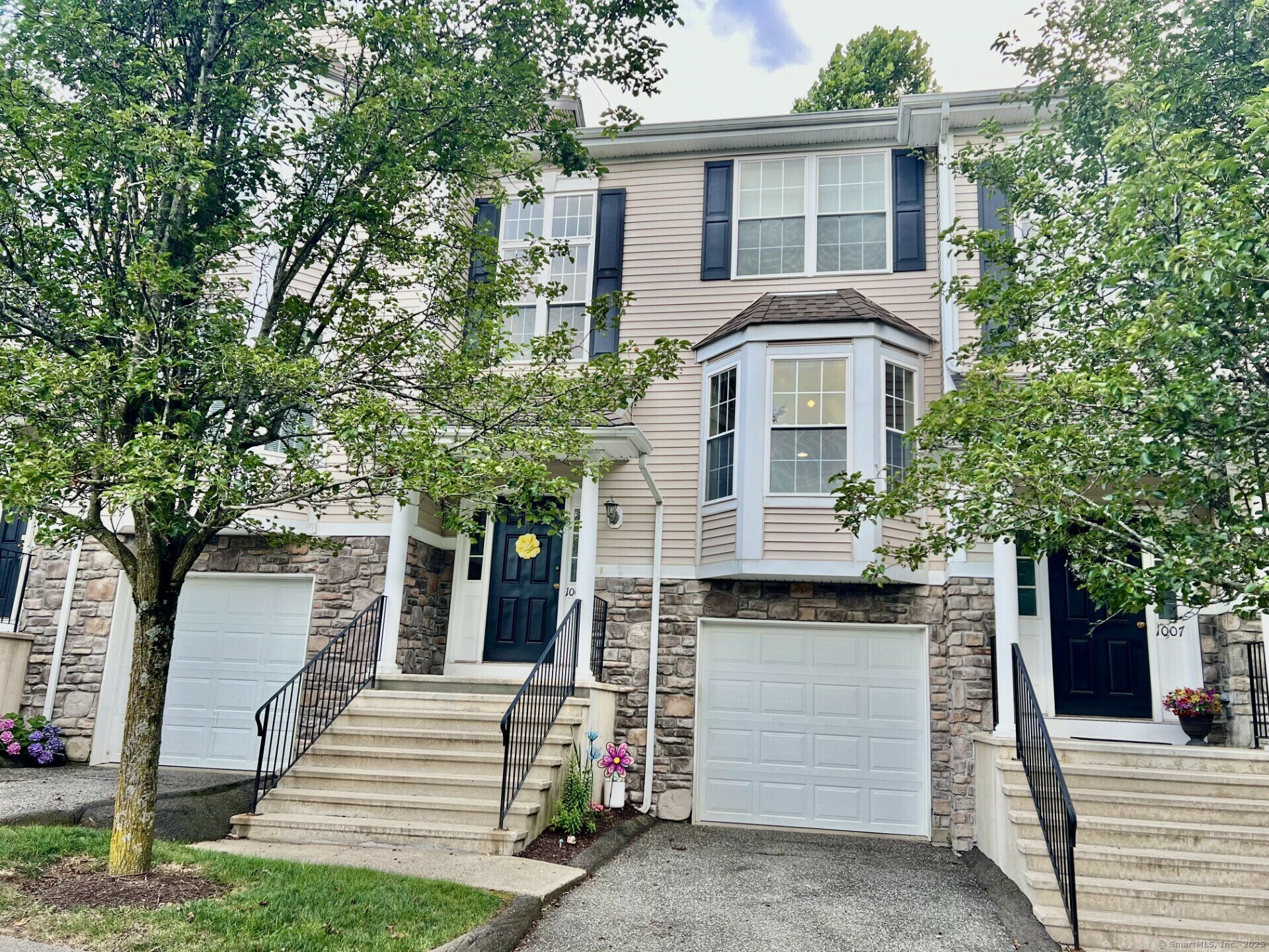 Property Photo: 1006 Sienna Drive 1006 CT 06810
