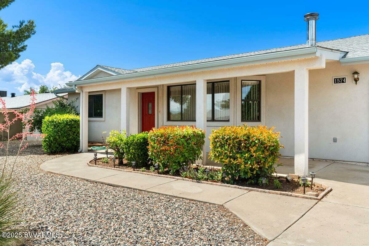 Property Photo: 1574 E Sandy Lane AZ 86326