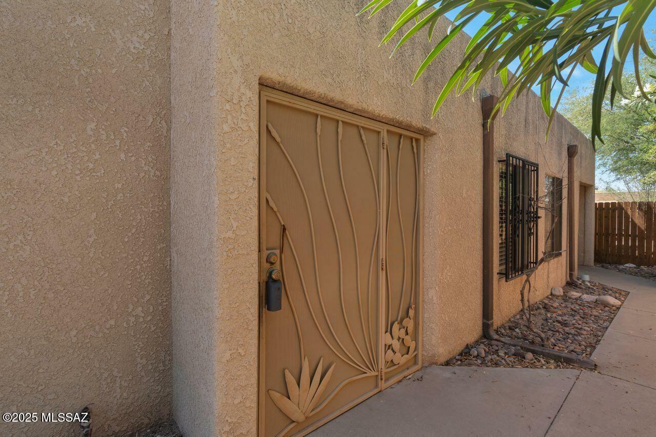 Property Photo: 1107&Amp1109 E Water Street AZ 85719