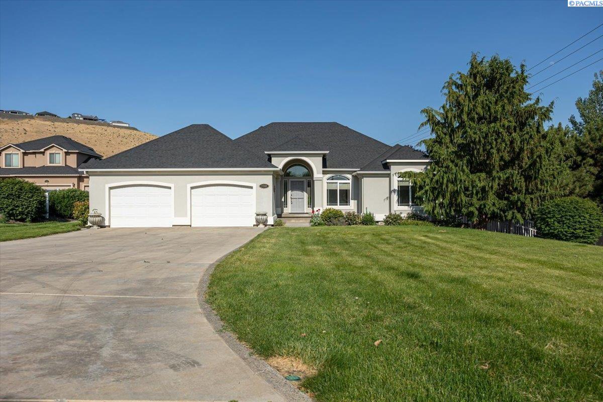 Property Photo:  2760 Lapierre Canyon Dr  WA 99338-7307 