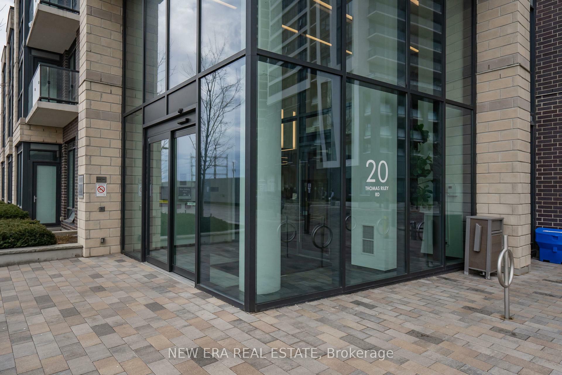Property Photo: 20 Thomas Riley Road W 1501 ON M9B 1B1