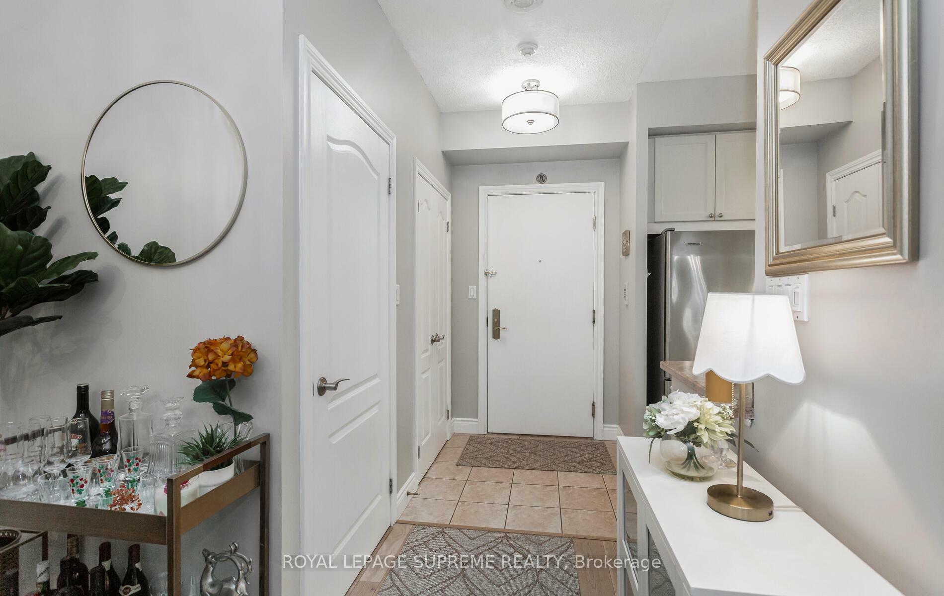 Property Photo: 2 Aberfoyle Crescent 411 ON M8X 2Z8