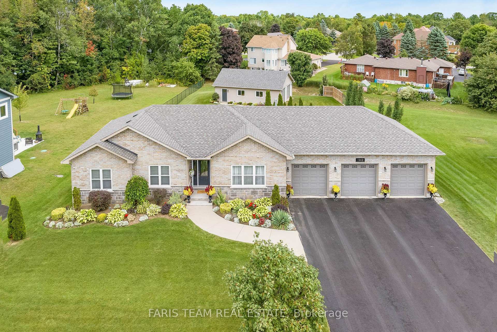 Property Photo: 1962 Elana Drive ON L3V 0C2