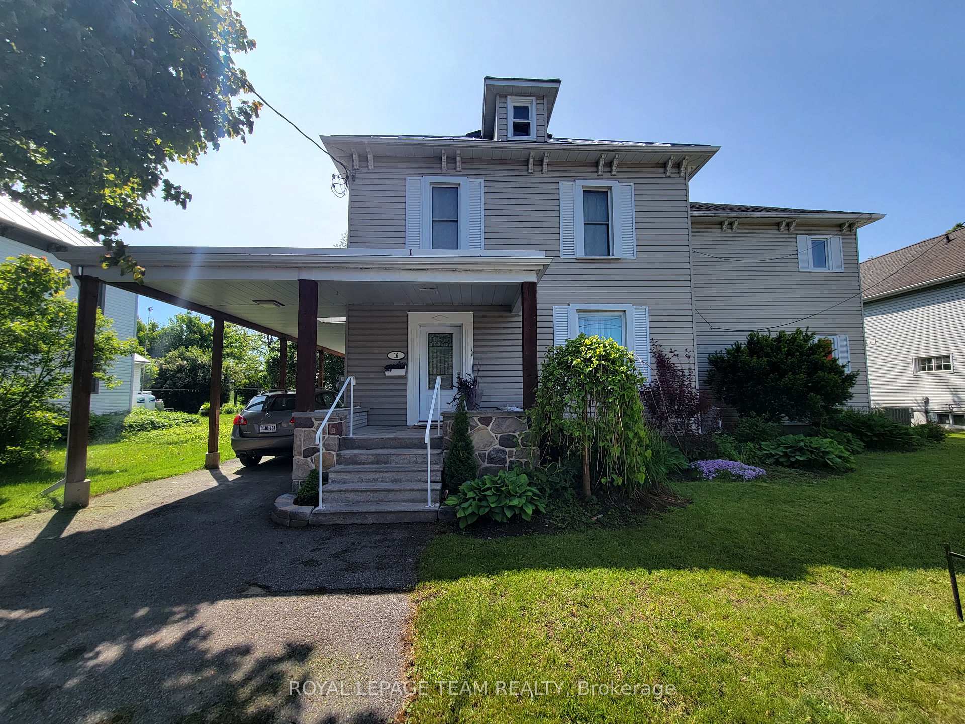 Property Photo: 16 Peter Street S ON K0C 1T0