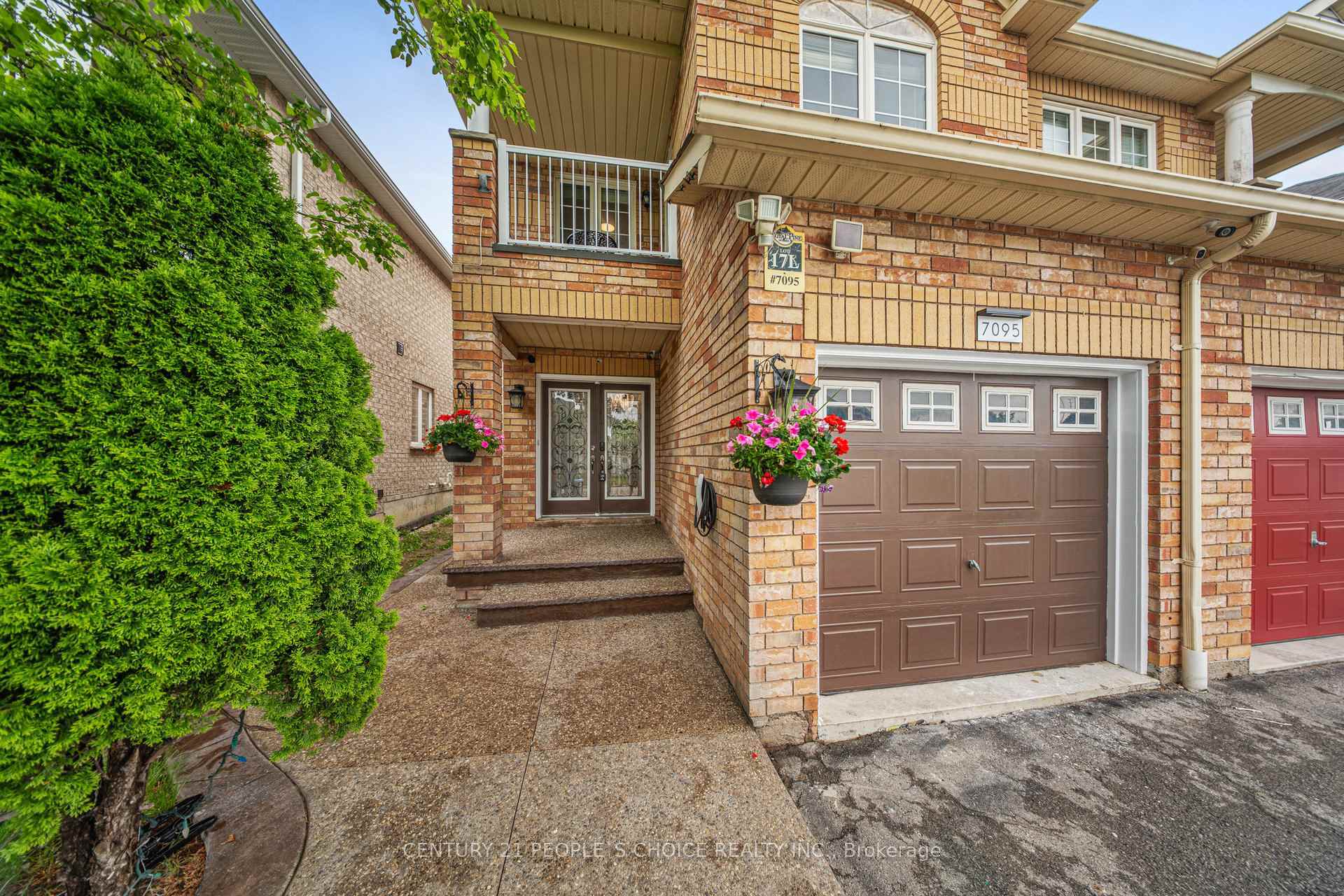 Photo de la propriété: 7095 Village Walk ON L5W 1X5