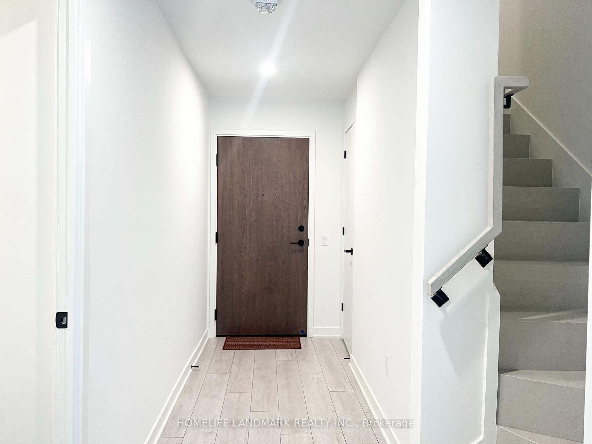 Property Photo:  55 Charles Street E Th09  ON M4Y 0J1 