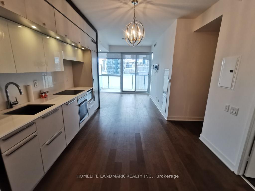 Property Photo: 15 Grenville Street 1811 ON M4Y 0B9