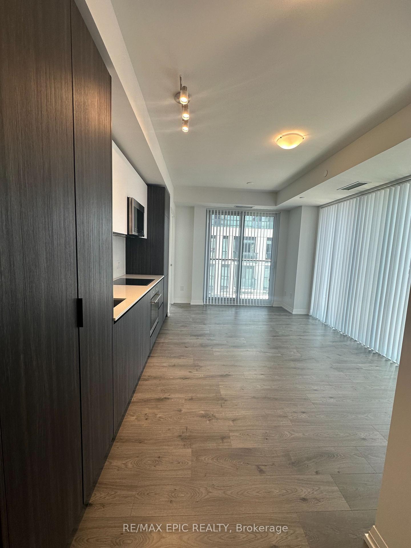 Property Photo: 8 Widmer Street 1703 ON M5V 2E7