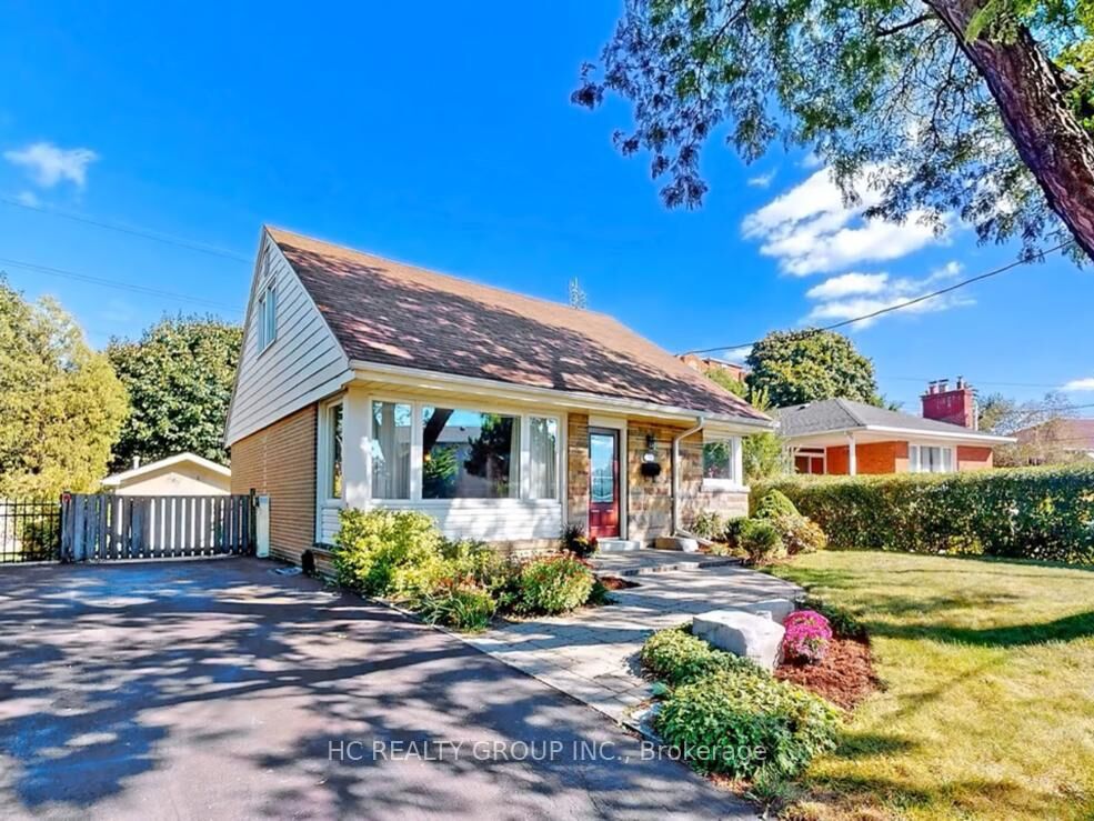 Property Photo: 53 Treverton Drive Main&Ampupper ON M1K 3S5