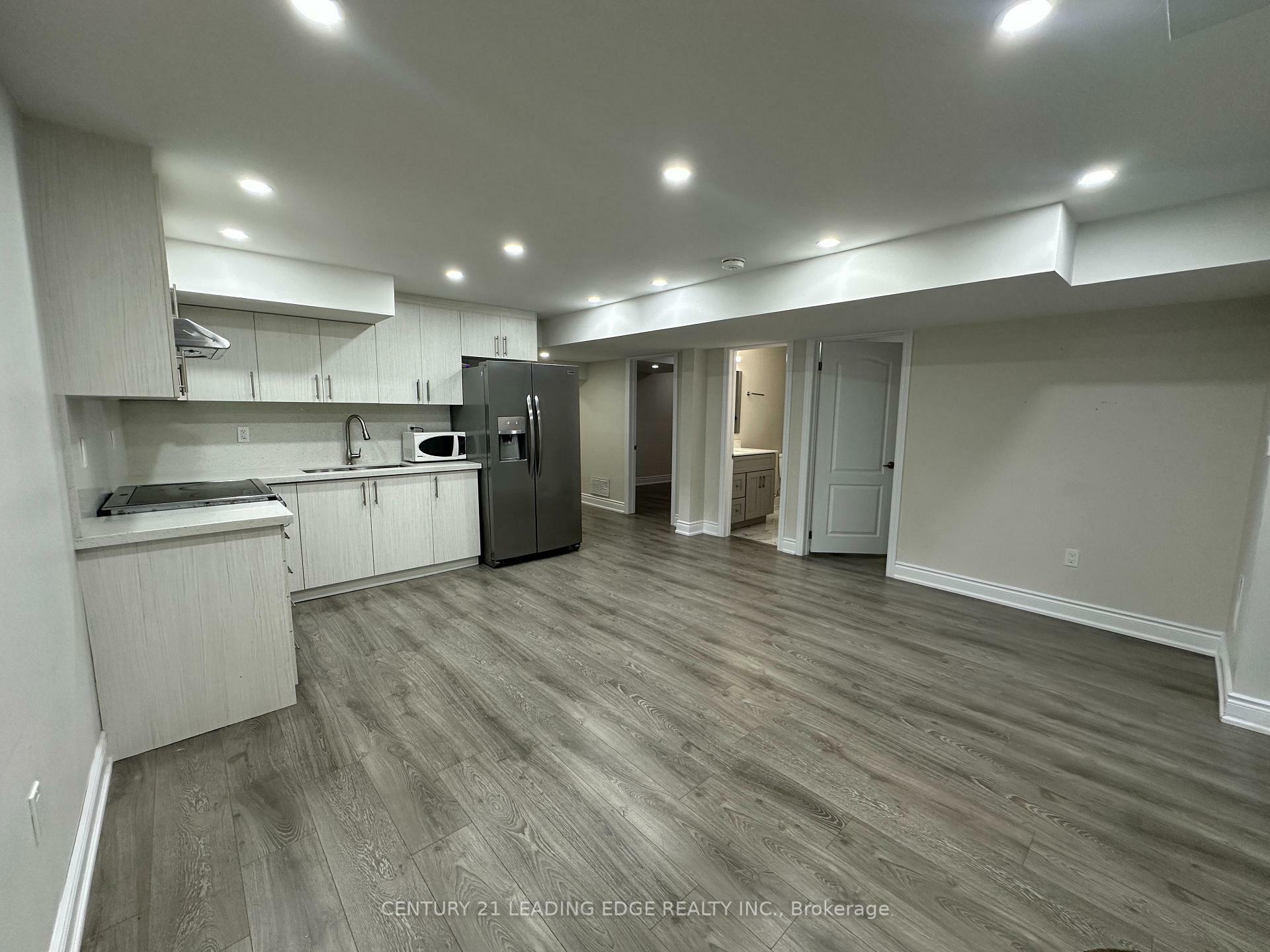 Photo de la propriété: 1163 Sepia Square ON L1V 2P8