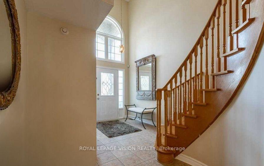 Property Photo: 29 Tracey Court ON L1R 3R3