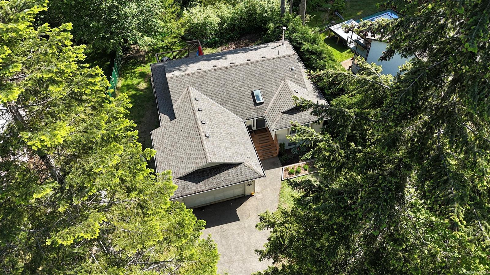 Property Photo: 2336 Ravenhill Rd BC V0R 2W1