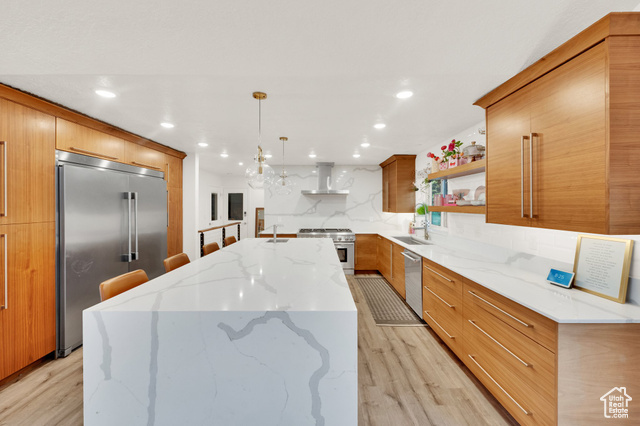 Property Photo: 698 E 2320 N UT 84604