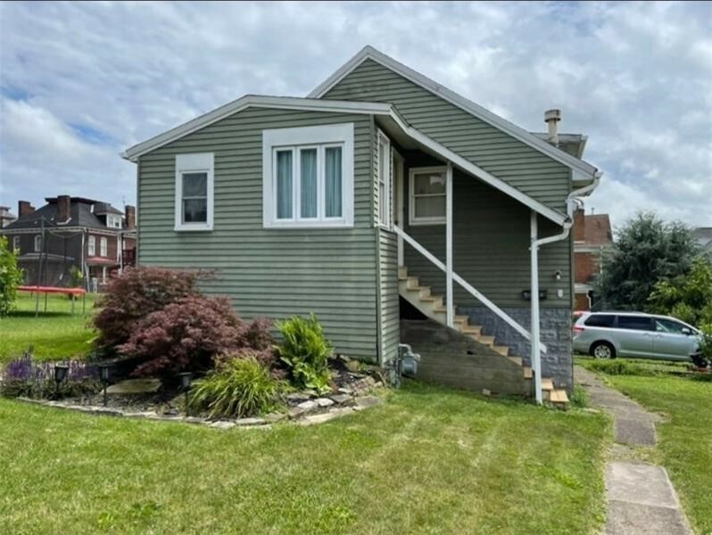 Property Photo: 326 W College St PA 15317