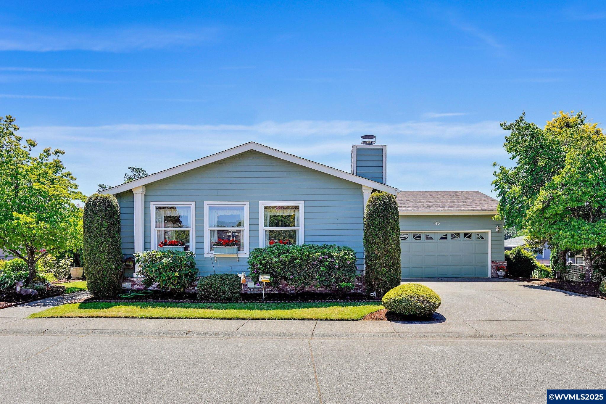 Property Photo: 2120 SE Robins #145 Ln 145 OR 97306