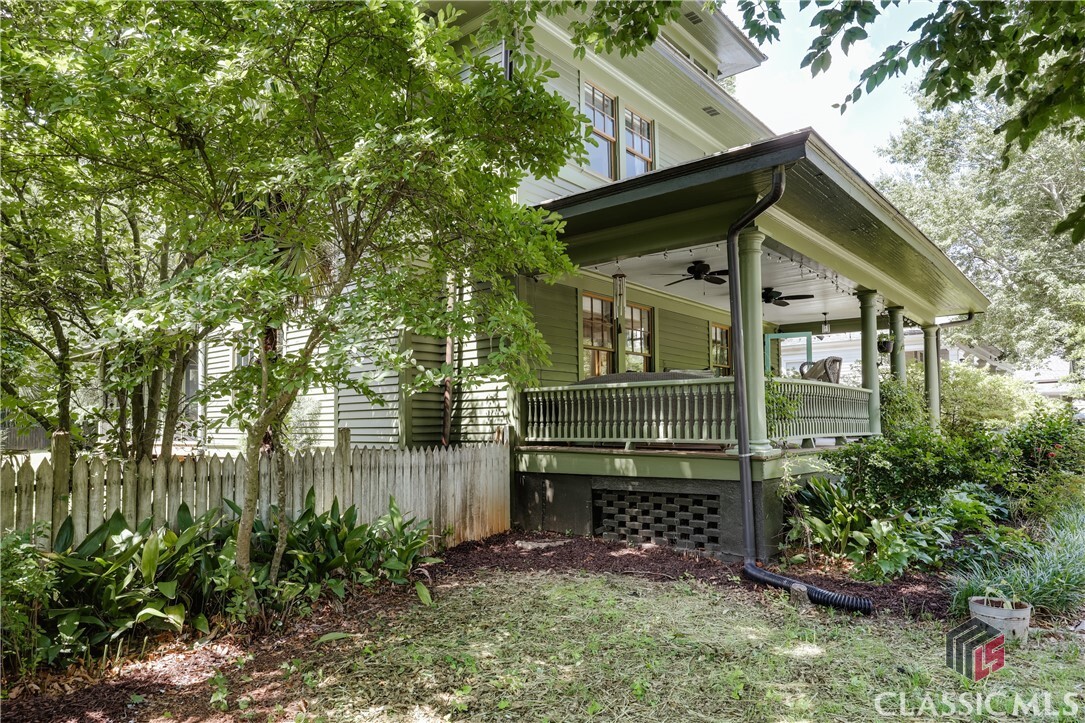 Property Photo: 781 Boulevard GA 30601