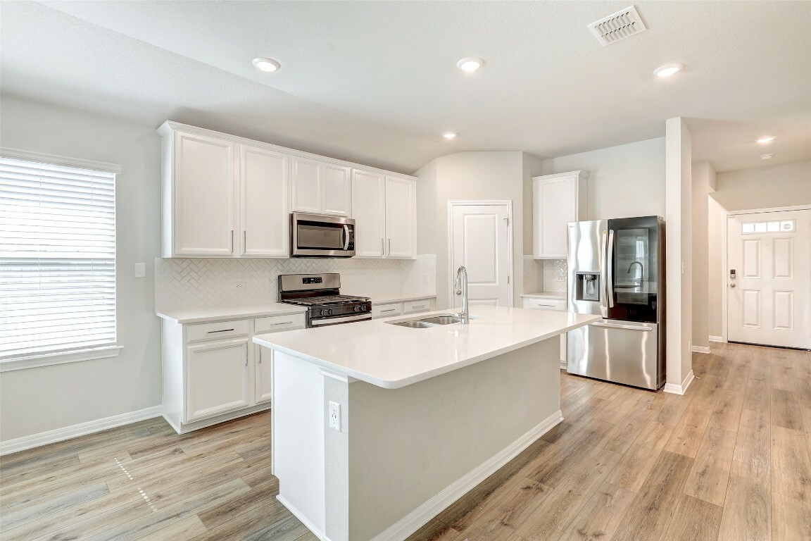 Property Photo: 2824 Smokehouse Trail TX 78665