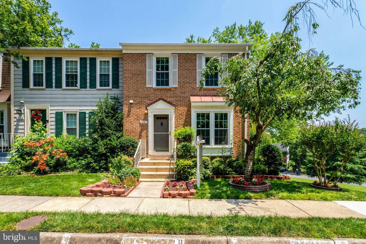 Property Photo: 7457 Hatherleigh Court VA 22315