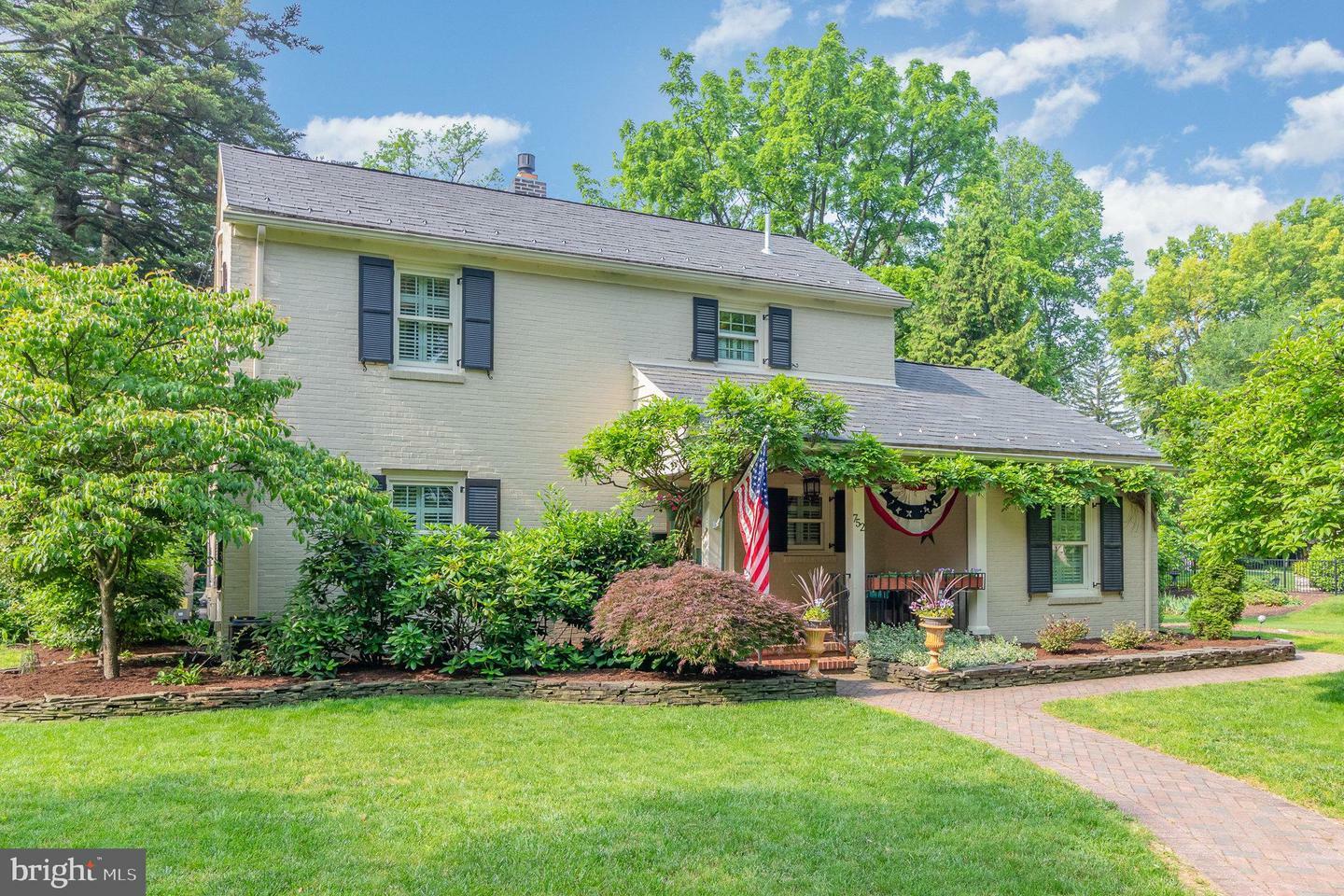Property Photo: 752 W South Street PA 17013