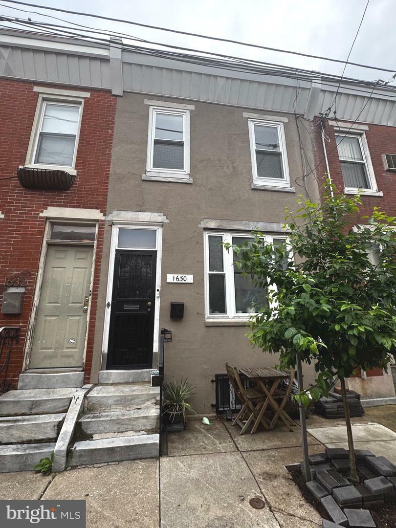 1630 S Hicks Street  Philadelphia PA 19145 photo