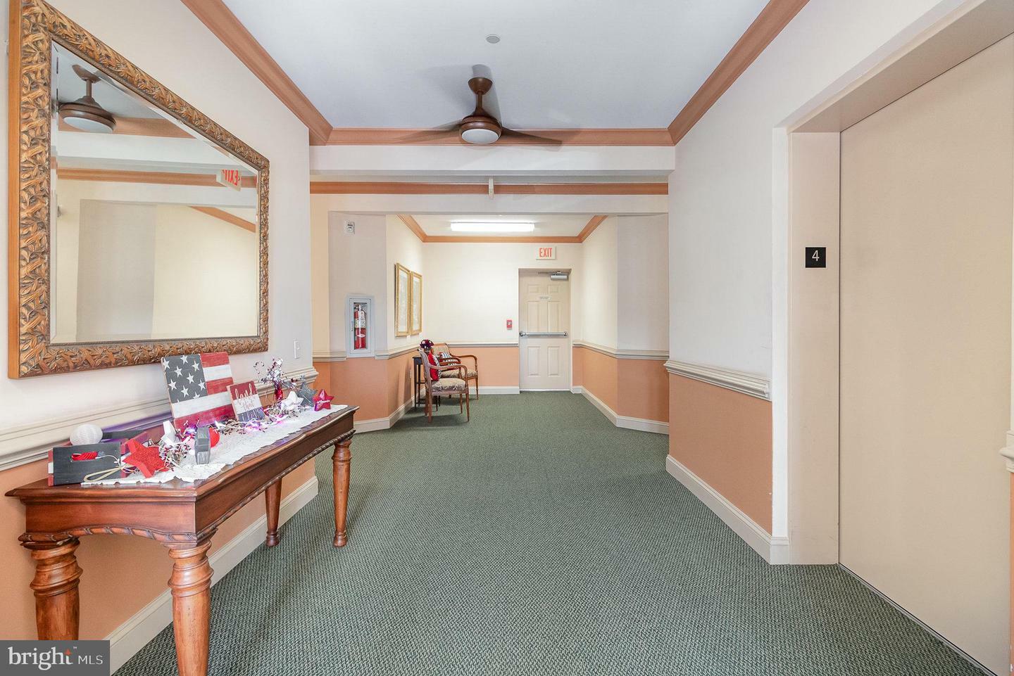 Property Photo: 1010 Crest Way 403 PA 17403