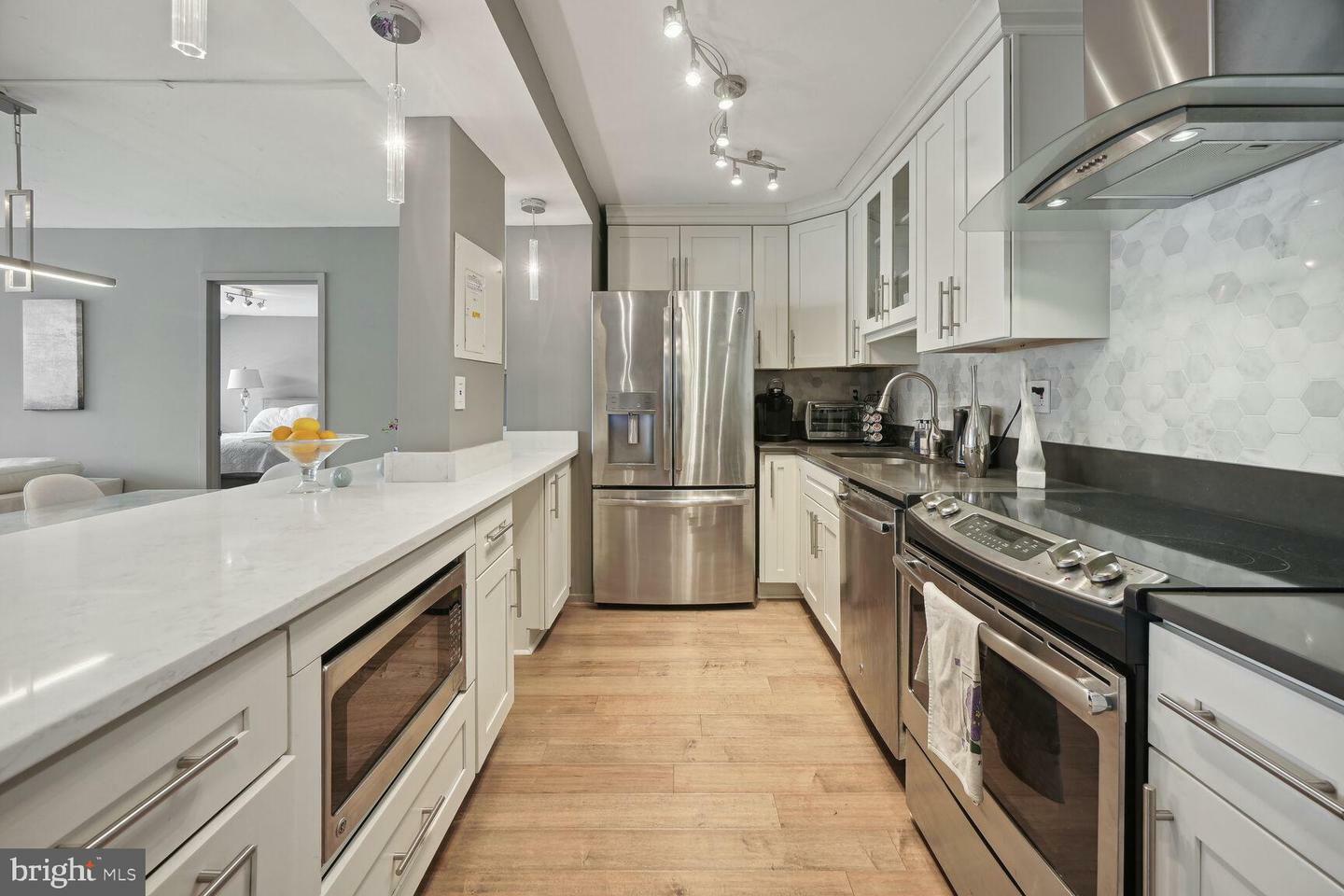 Property Photo: 1325 18th Street NW 703 DC 20036