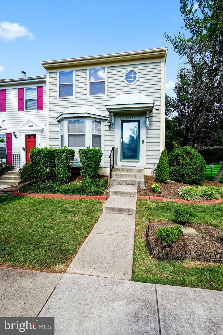 Property Photo: 13210 Custom House Court VA 22033