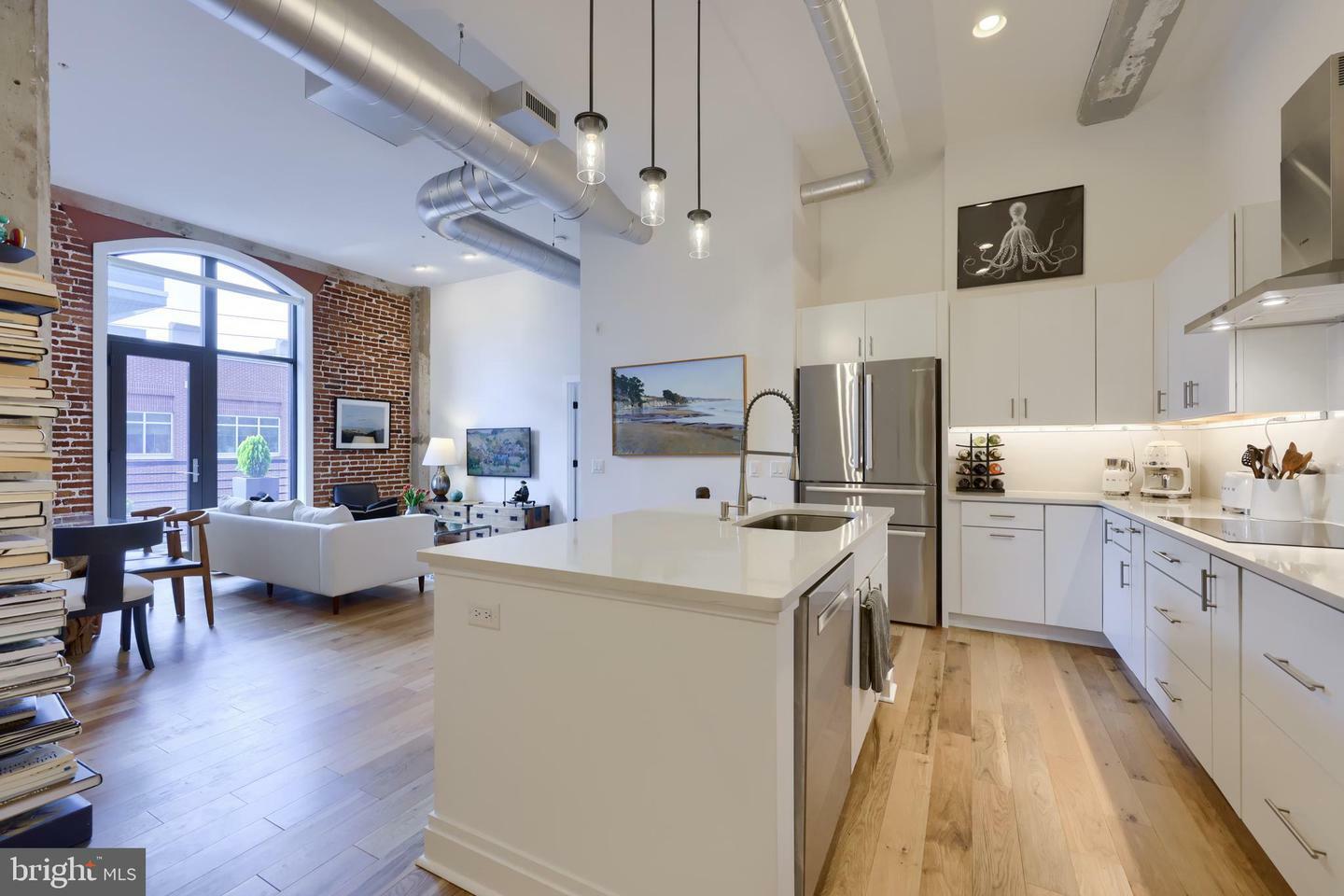 Property Photo: 41 W Lemon Street 301 PA 17603