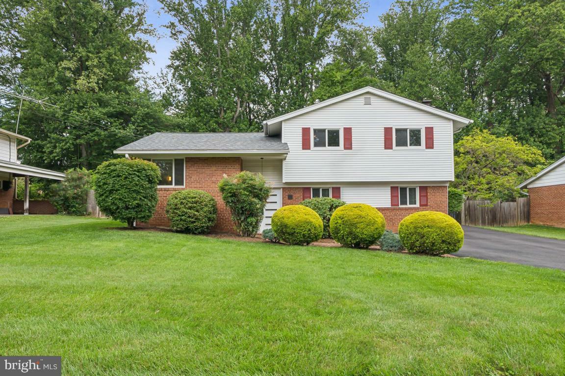 Property Photo: 3508 Brookwood Drive VA 22030