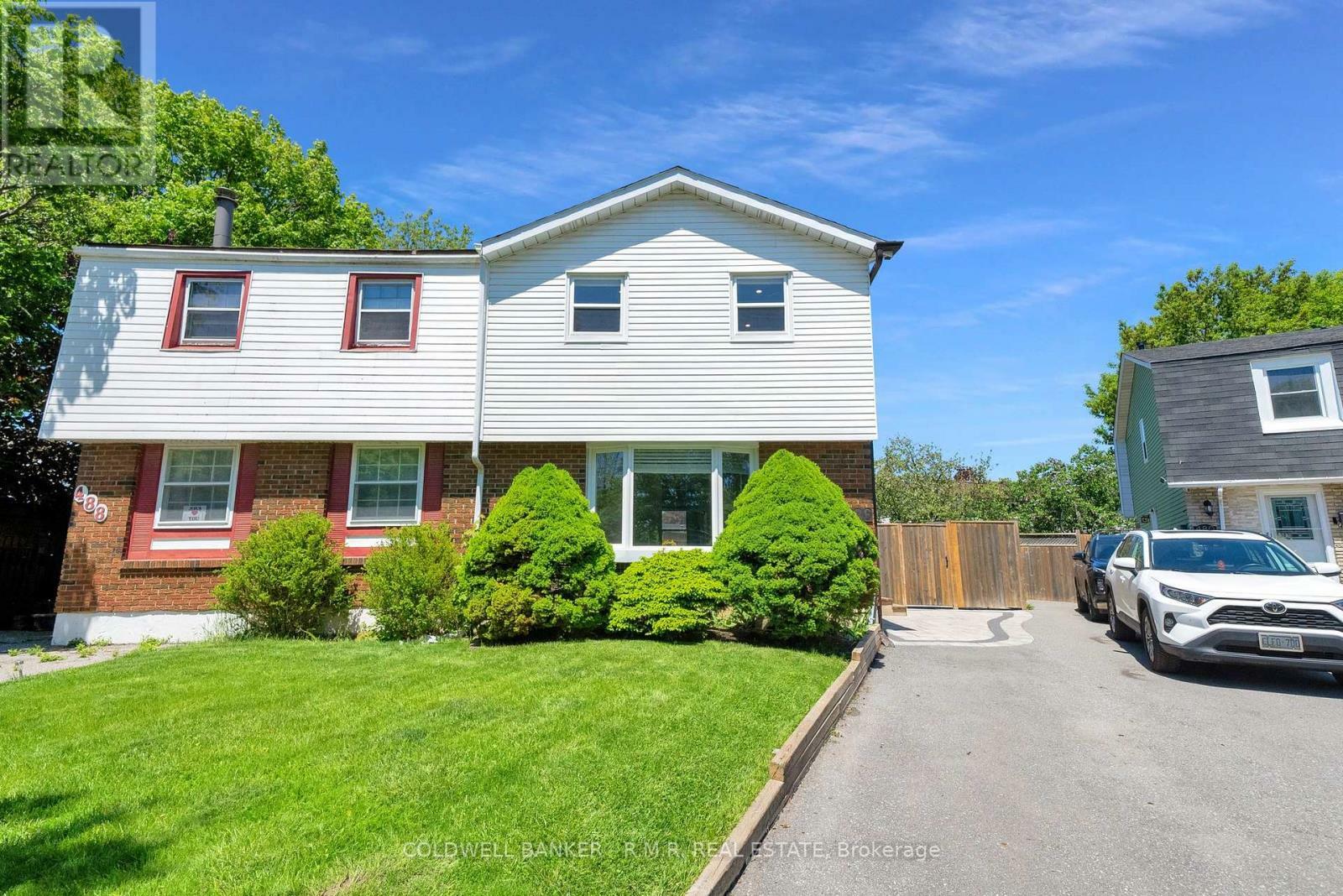 Property Photo:  486 Neptune Court  ON L1J 6E1 