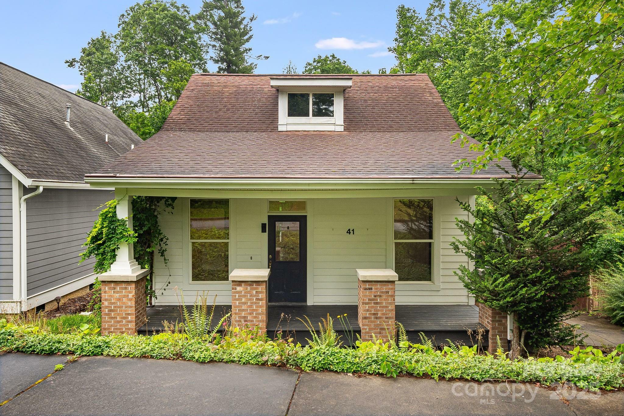 Property Photo: 41 Town Circle NC 28731