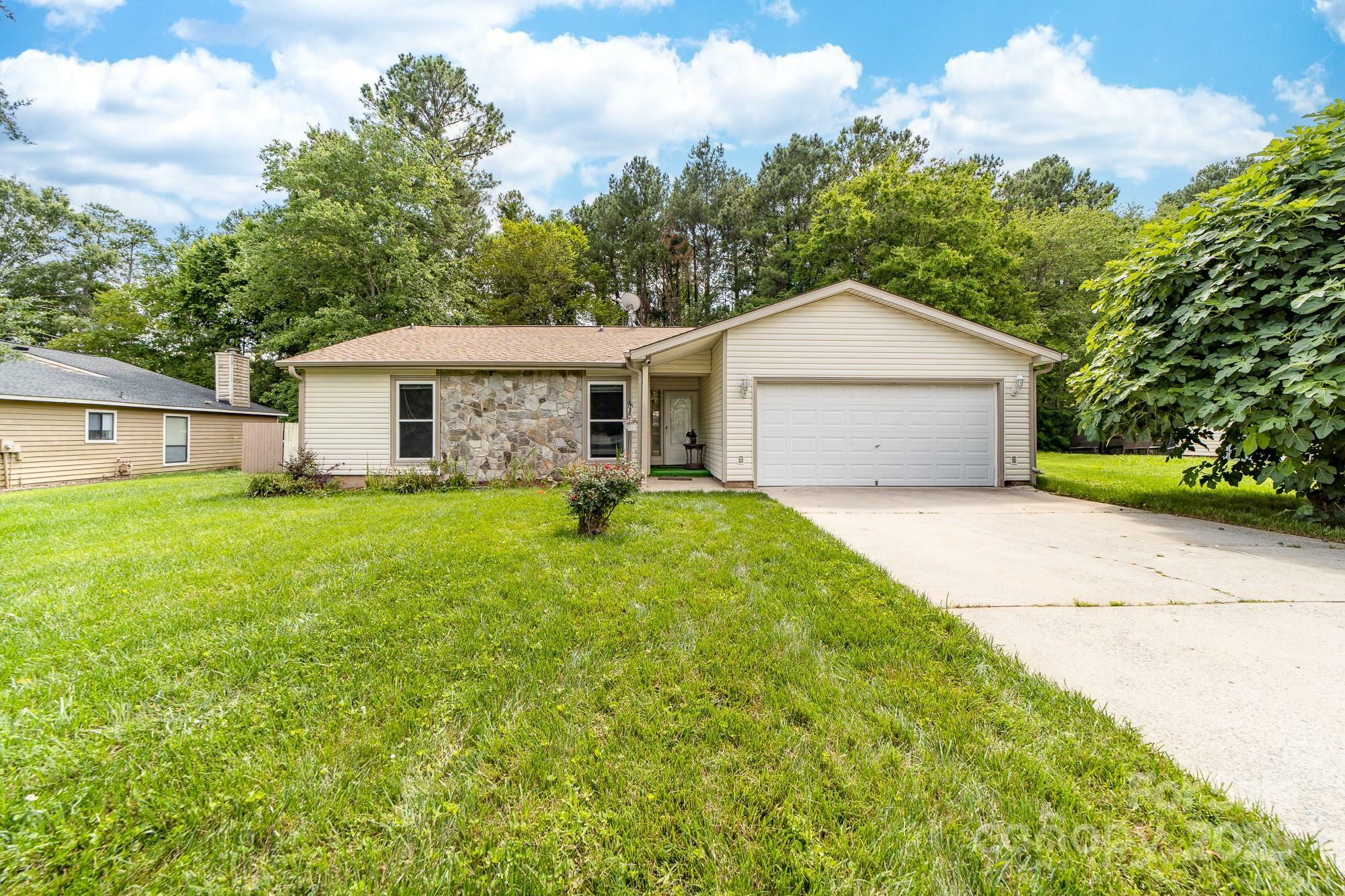 10951 Fox Mill Lane  Charlotte NC 28277 photo
