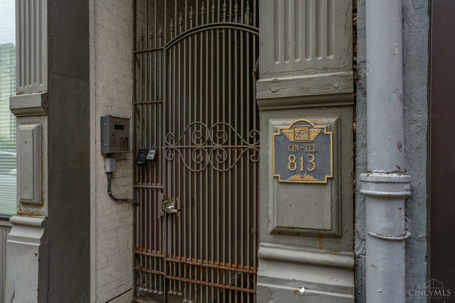 Property Photo: 813 Broadway Avenue OH 45202
