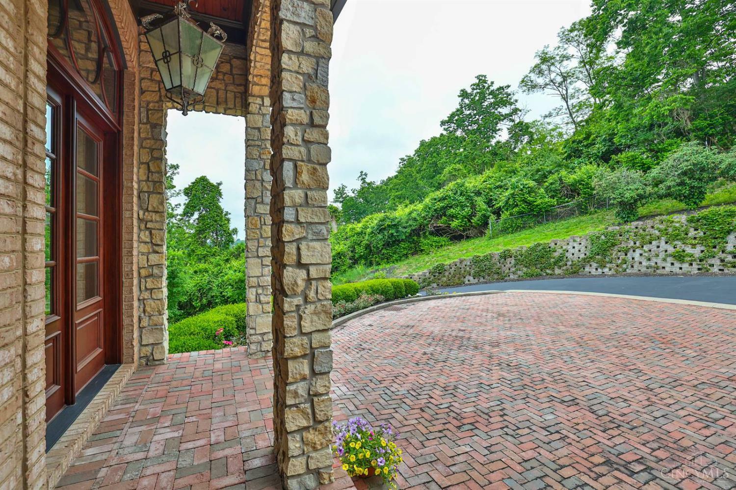 Property Photo: 5112 Shattuc Avenue OH 45208