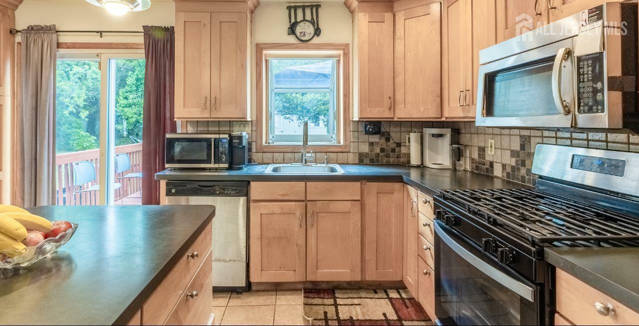 Property Photo: 8 Dale Road NJ 08816