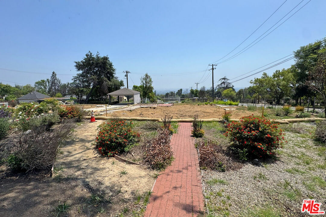 Property Photo: 902 Wapello St CA 91001