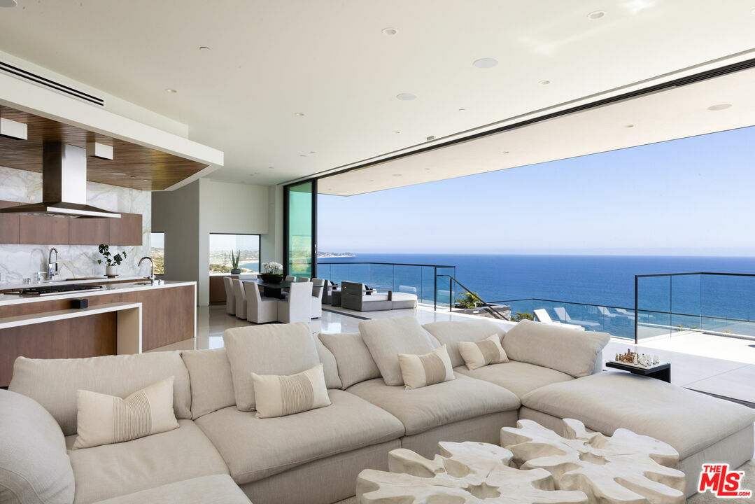 32357 Pacific Coast Hwy  Malibu CA 90265 photo