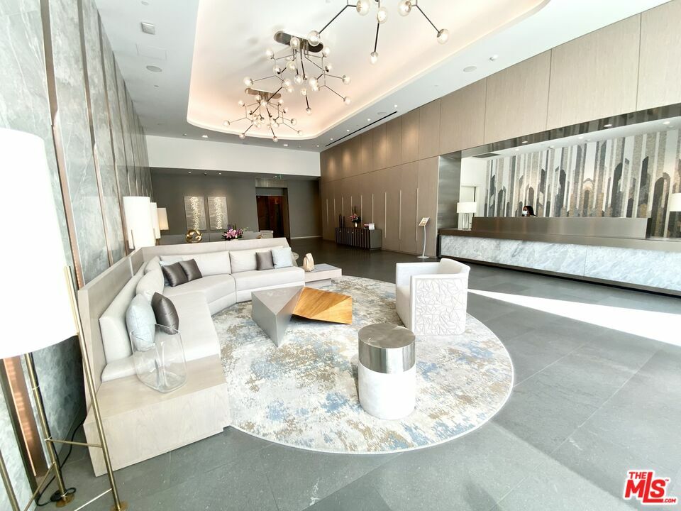 Property Photo: 877 Francisco St CA 90017