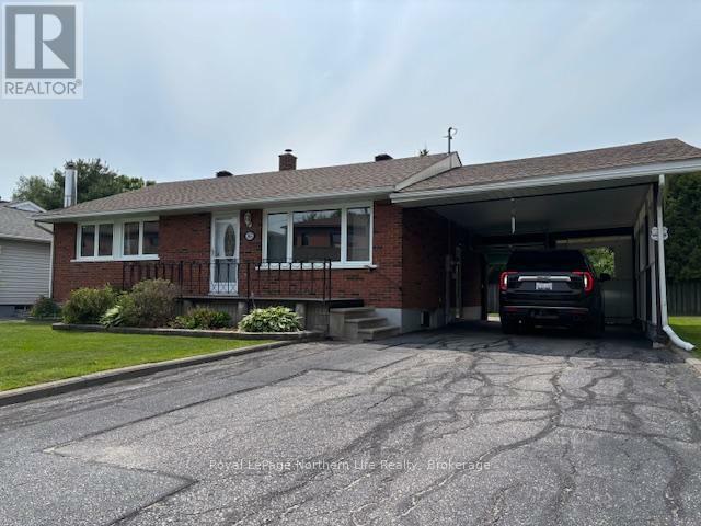 865 Clarence Street  North Bay (West End) ON P1B 3W1 photo