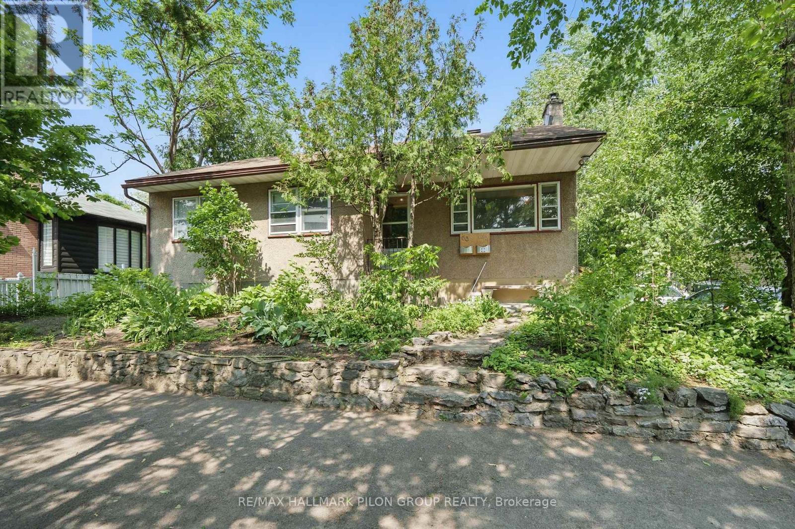 Property Photo:  63 Crownhill Street  ON K1J 7K7 