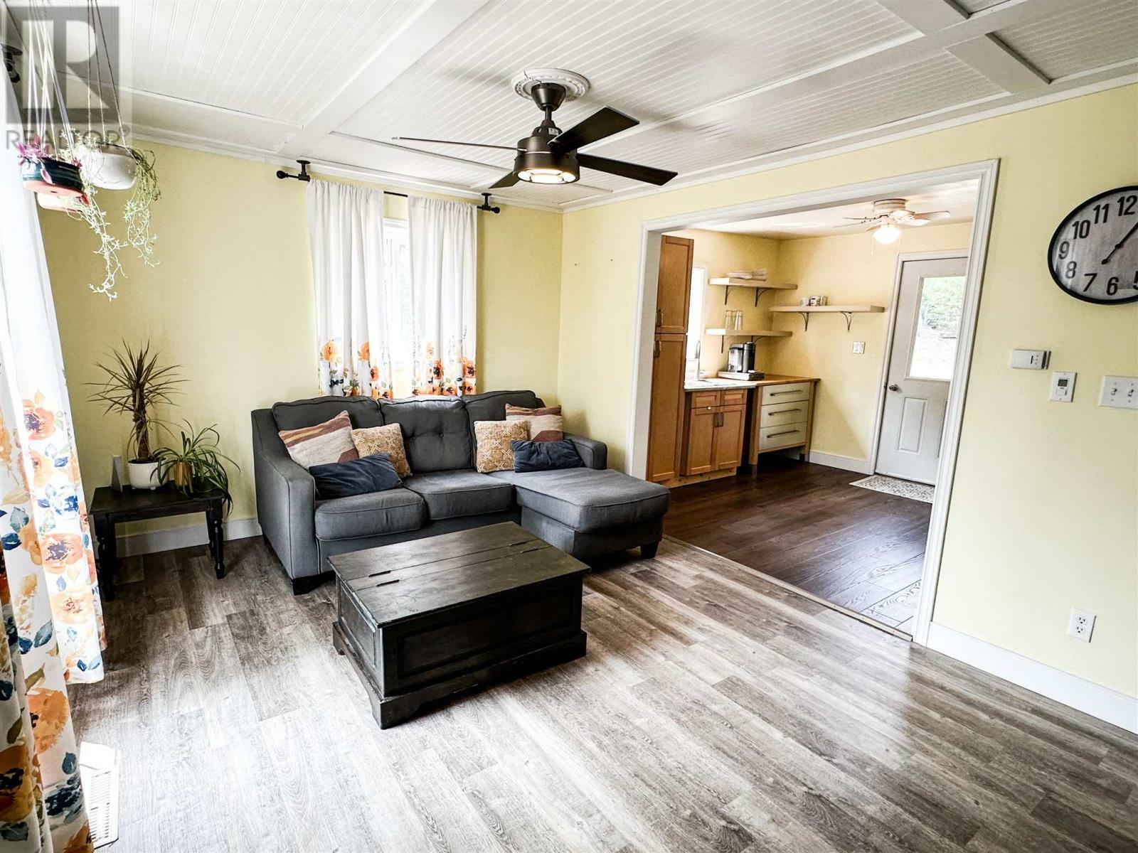 Property Photo: 8 Poplar Rd ON P0V 2B0