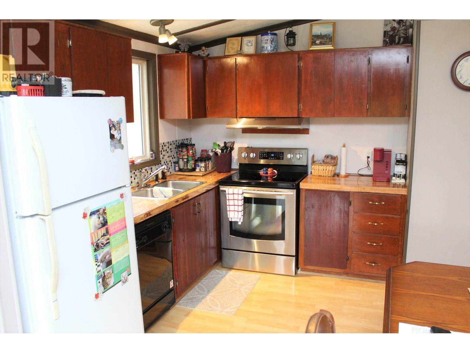 Photo de la propriété: 34 Saskatchewan Drive BC V0J 2C0