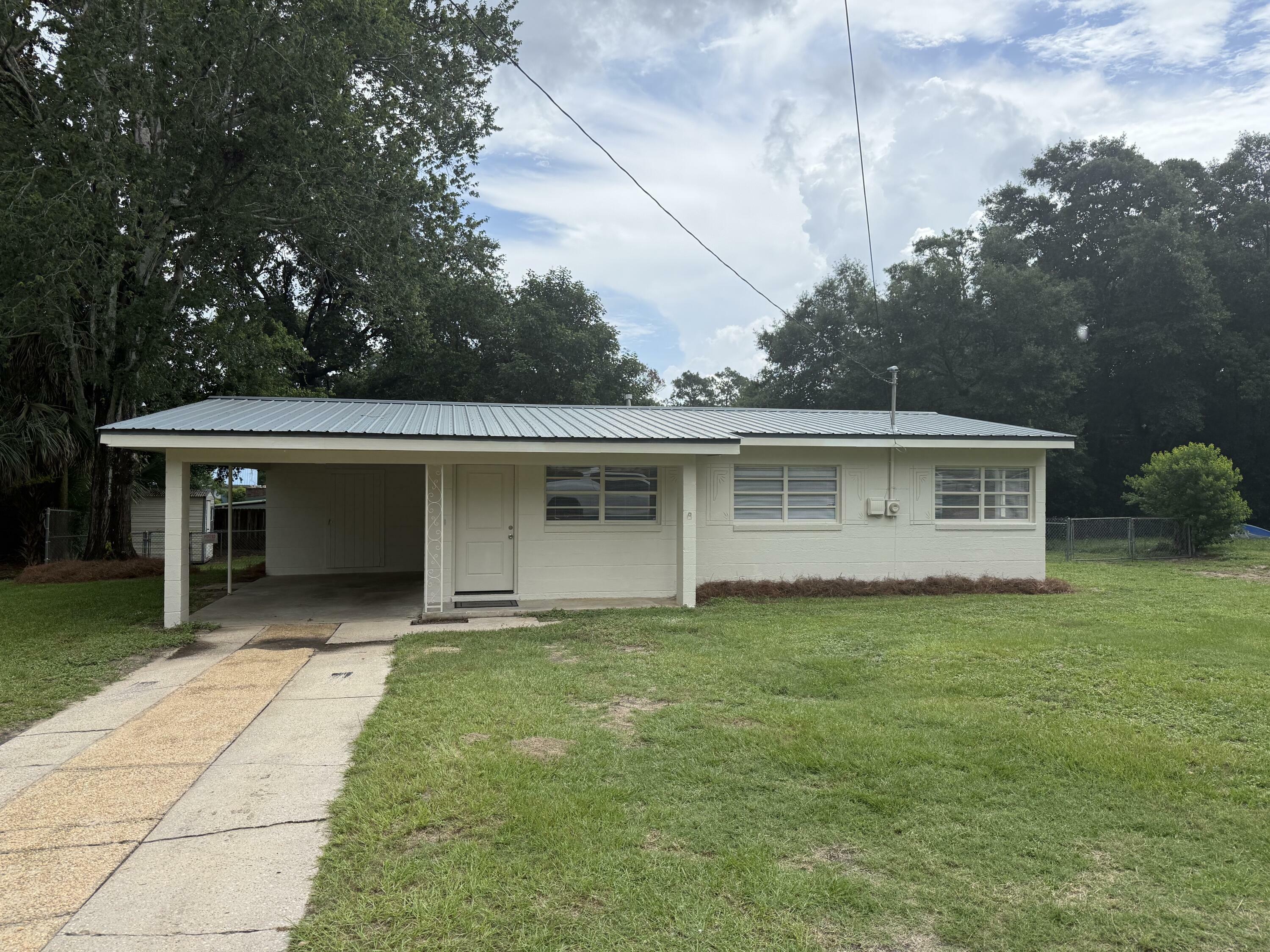 Property Photo:  110 Tyner Drive  FL 32539 