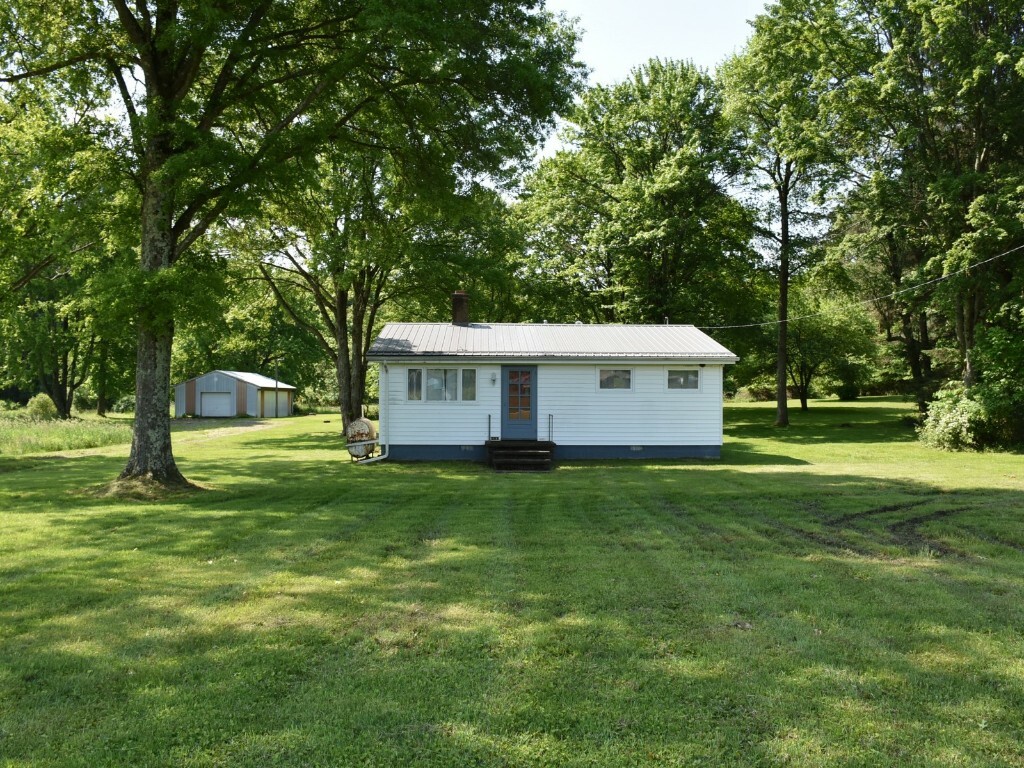 Property Photo: 3318 County Line Road PA 16314