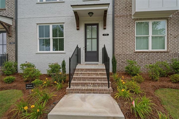 Property Photo:  114 Brackley Drive  GA 30040 
