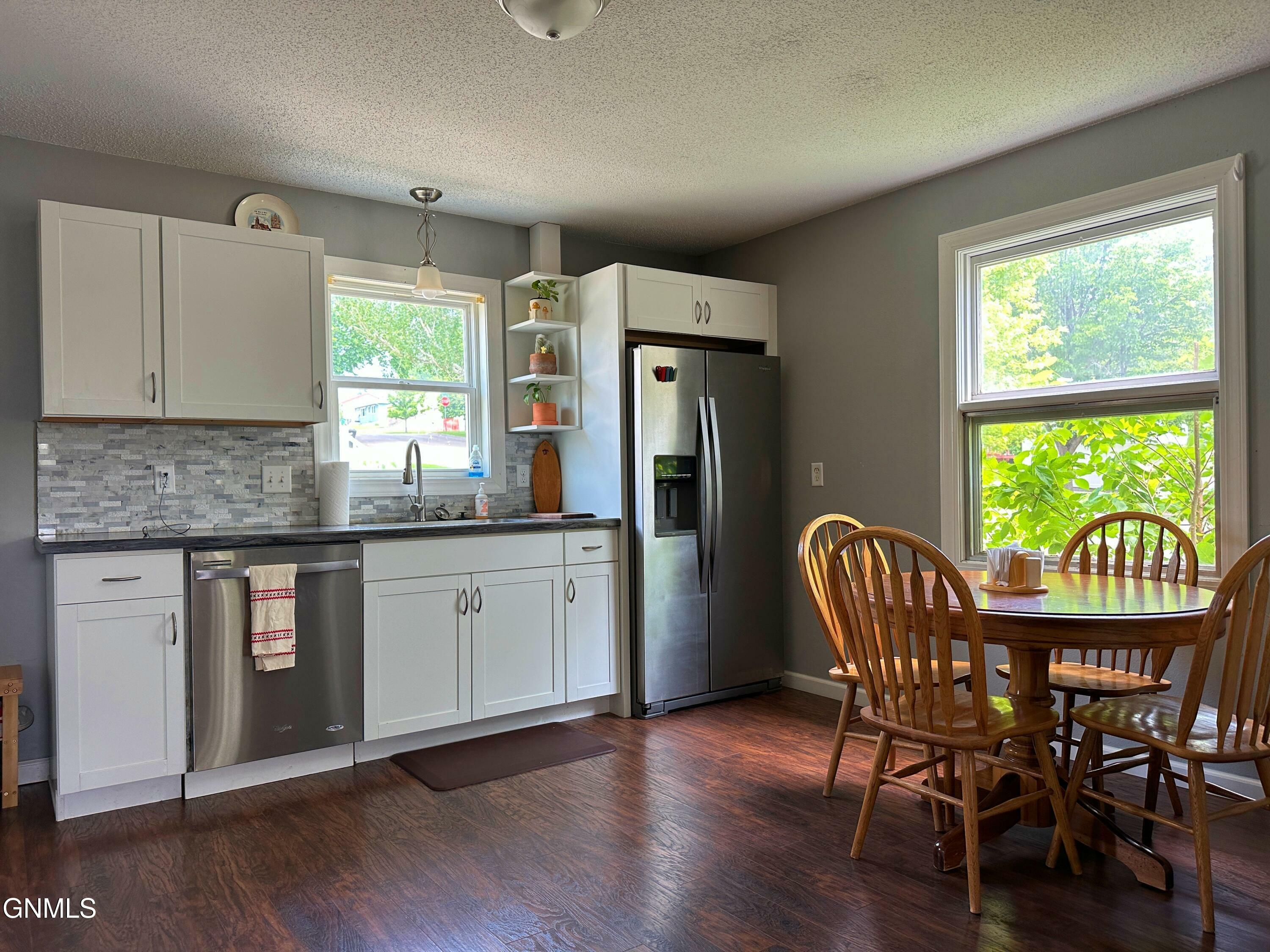 Property Photo: 1602 14th Street ND 58501