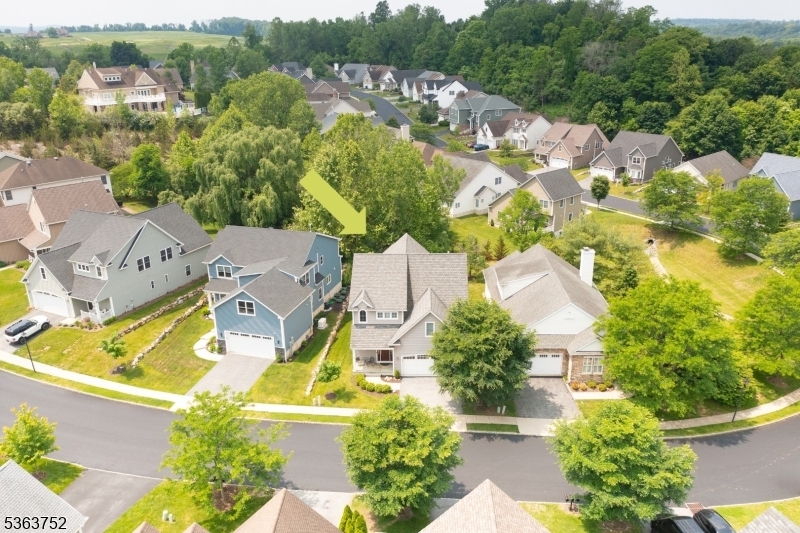 Property Photo:  42 Bluffs Ct  NJ 07419 