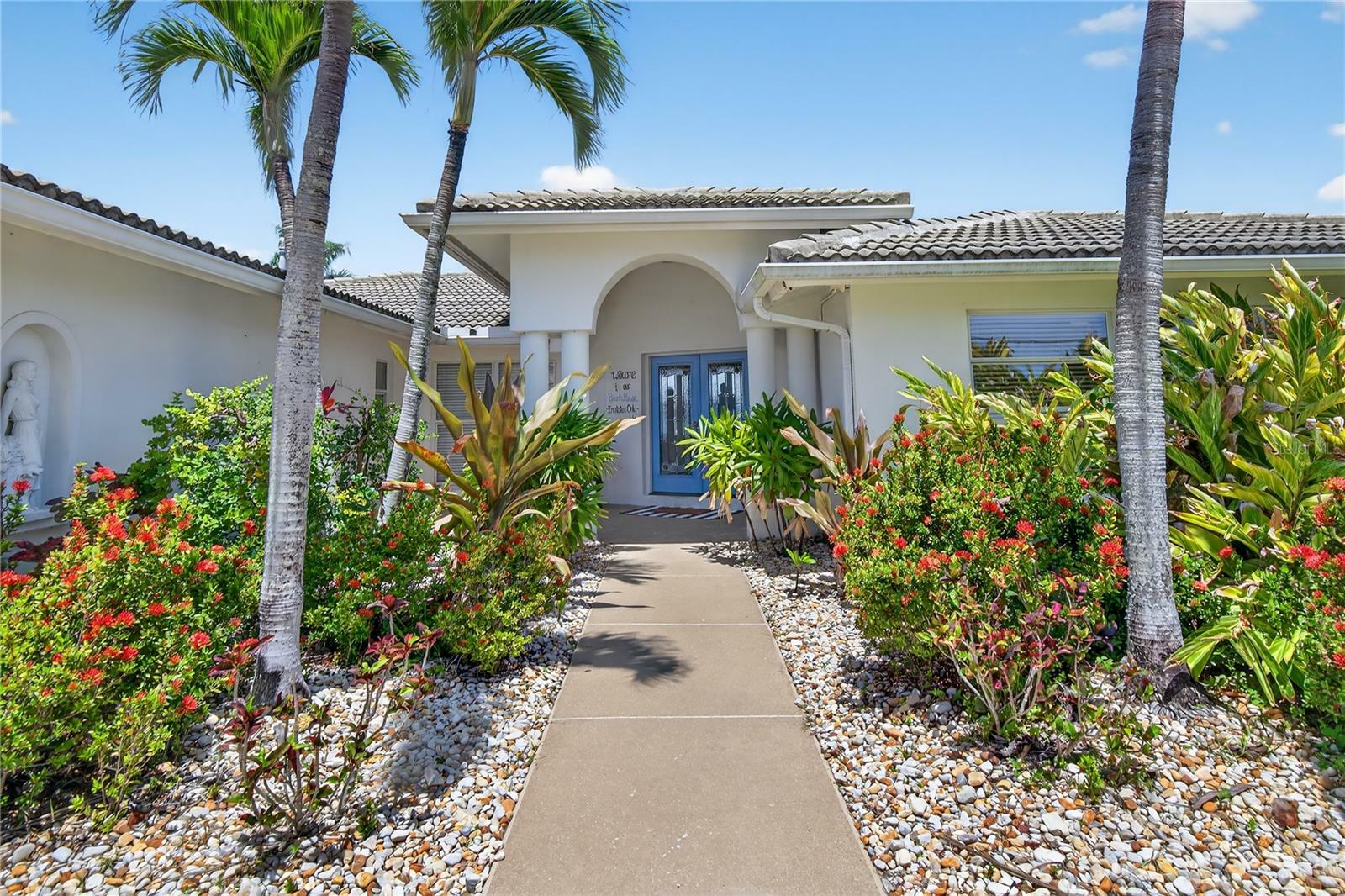 Property Photo: 511 Island Way FL 33767