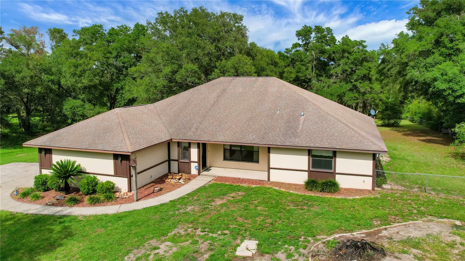 Property Photo: 39132 Grays Airport Road FL 32159